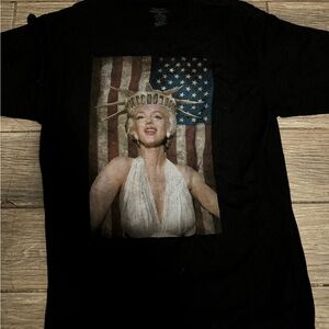 Marilyn Monroe Fourth of July, Statue of Liberty, extra large T-shirt